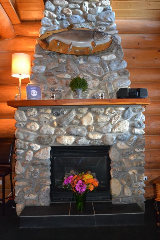 Yoho Chalets Villa Golden Exterior photo